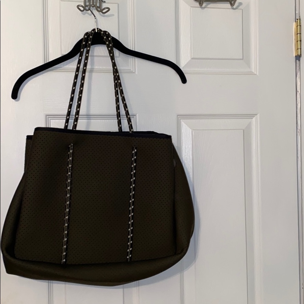 NEOPRENE TOTE olive green